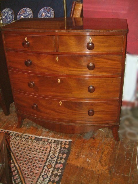 george 3rd mahogany bow front chest of drawers with original wooden knobs nice craved edge crossbanding