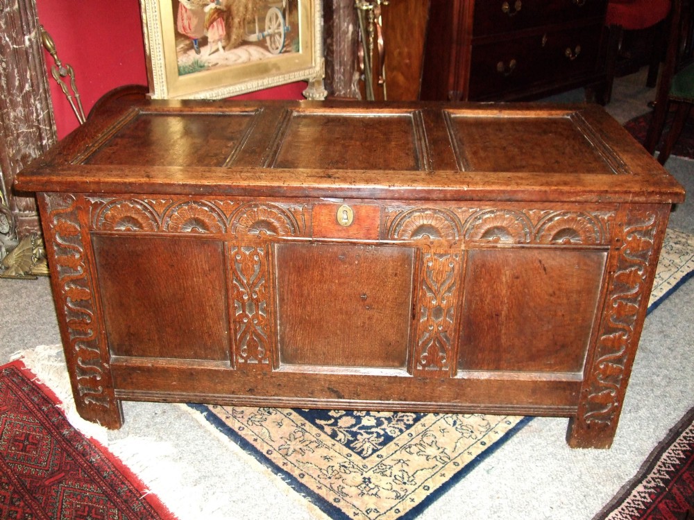 18thc oak coffer of small proportions