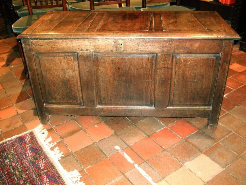 early 18thc oak coffer chest