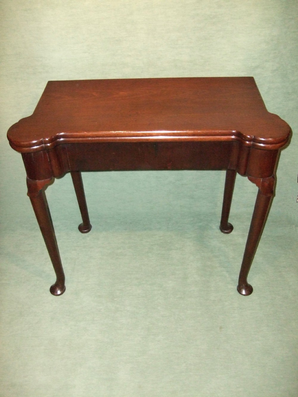 18th c cuban mahogany card table with counter wells